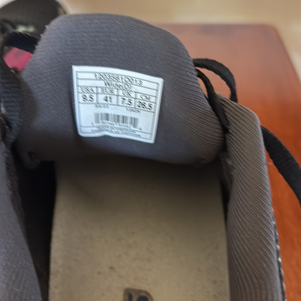 Brooks Ghost 14 - 9.5 wide